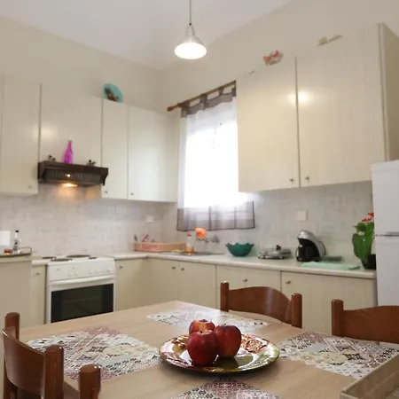 Summerandros Meliti Lámira